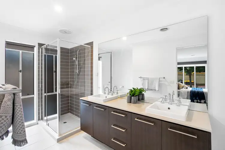 Sixth view of Homely house listing, 5 Nevis Place, Taylors Hill VIC 3037