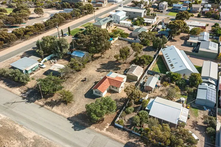 3-5 Edward Street, Port Hughes SA 5558