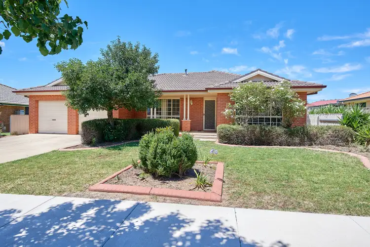 74 Yentoo Drive, Glenfield Park NSW 2650