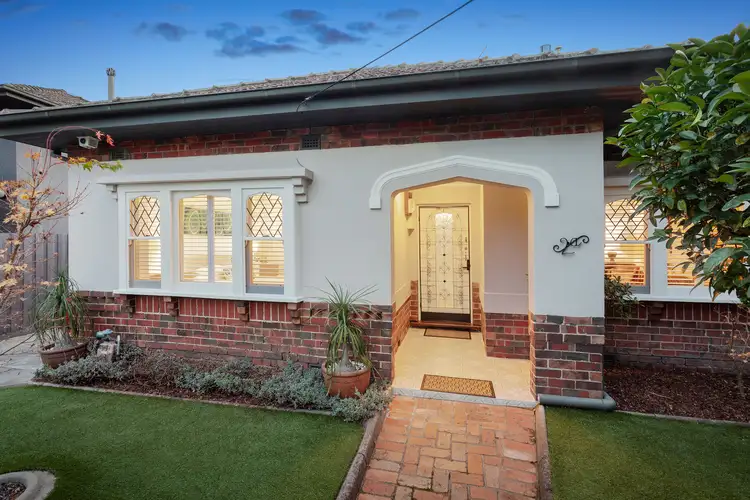 2a Kokaribb Road, Carnegie VIC 3163