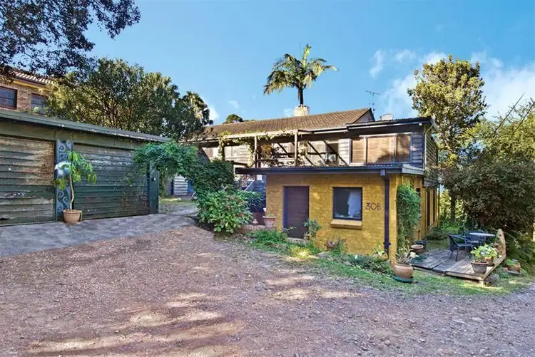 30B Chellowdene Avenue