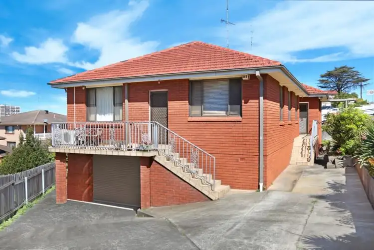 7 Minnegang Street, Warrawong NSW 2502