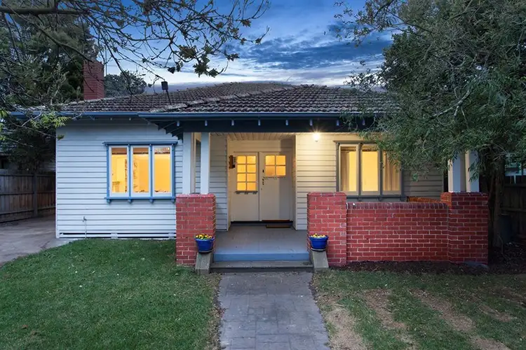 15 Moorookyle Avenue, Hughesdale VIC 3166