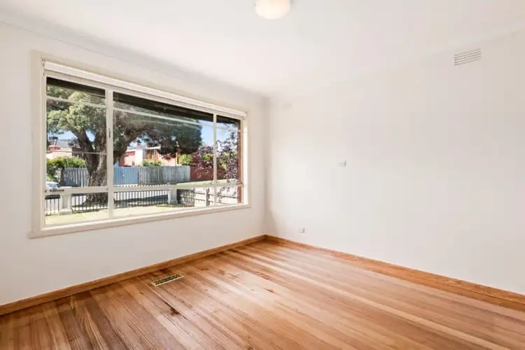 Second view of Homely house listing, 21 Kuranda Crescent, Oakleigh East VIC 3166