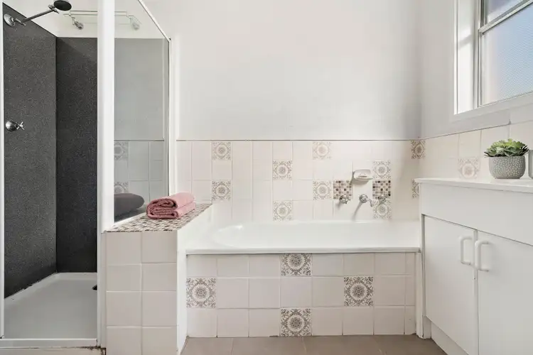 Sixth view of Homely house listing, 1 Indigo Court, Frankston North VIC 3200