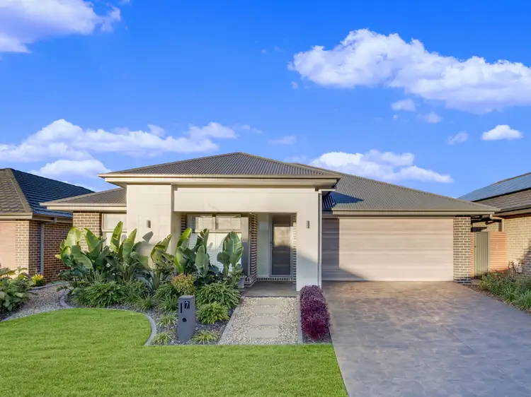7 Molnar Circuit, Oran Park NSW 2570