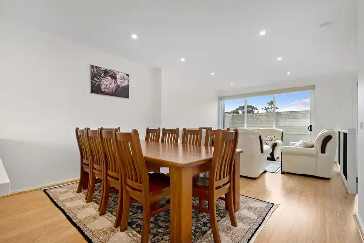 2/87 Middleborough Road, Burwood VIC 3125
