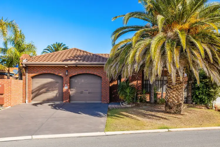 2 McDonald Grove, West Lakes SA 5021