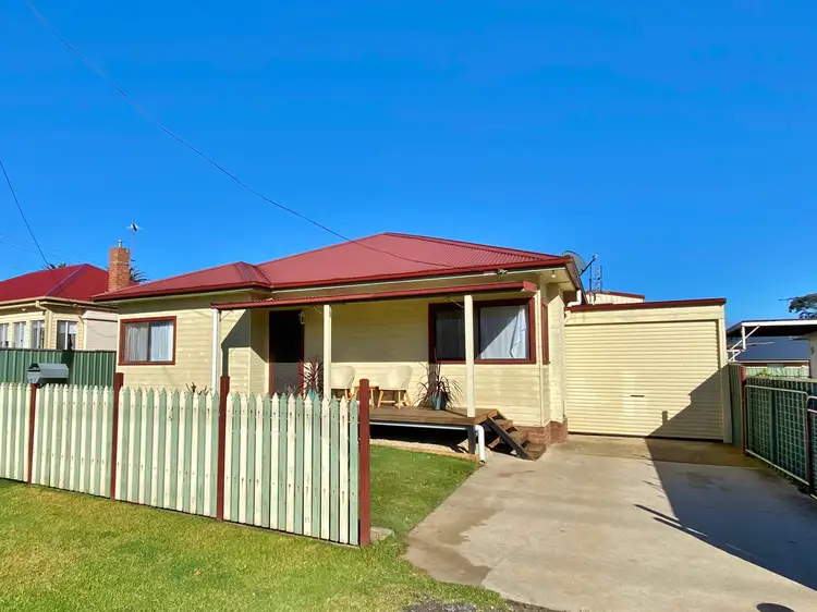 21 Lachlan Street, Young NSW 2594