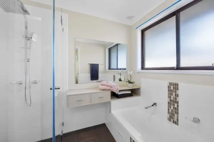 Fifth view of Homely house listing, 2 Ruth Place, Bateau Bay NSW 2261