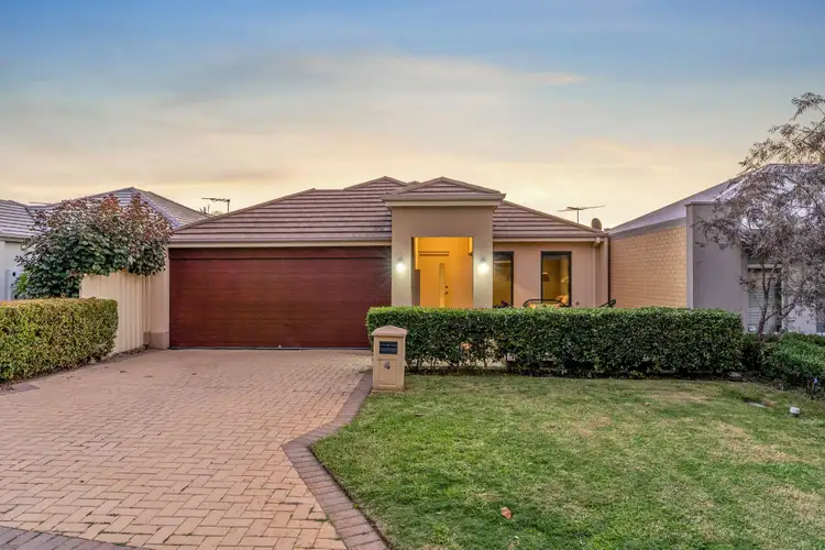 4 Jackson Circuit, Madeley WA 6065