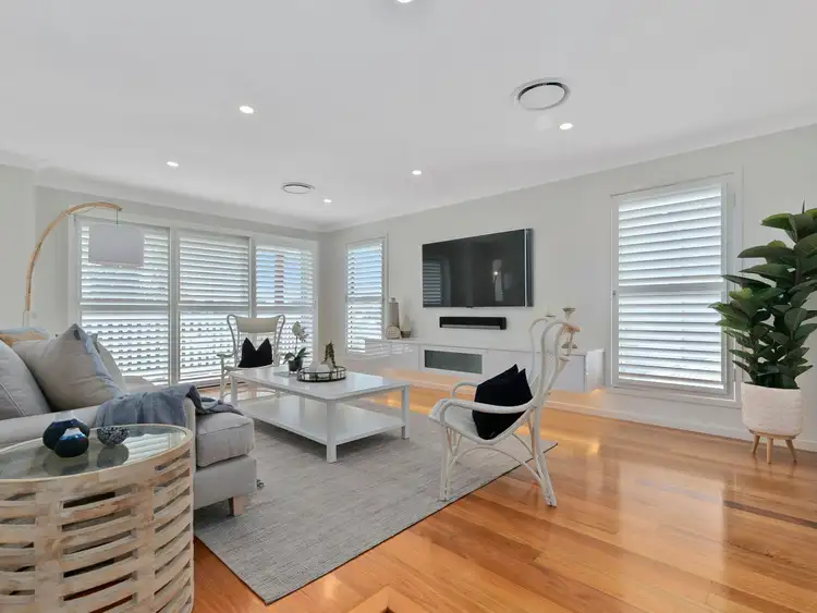 33 Love Street, Holland Park QLD 4121