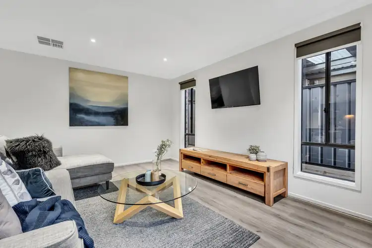 Fifth view of Homely house listing, 4 Bombala Crescent, Craigieburn VIC 3064