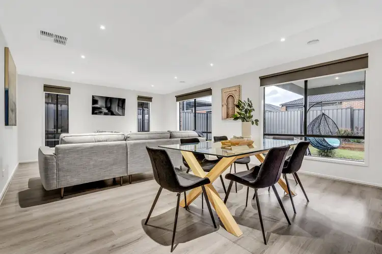 Seventh view of Homely house listing, 4 Bombala Crescent, Craigieburn VIC 3064