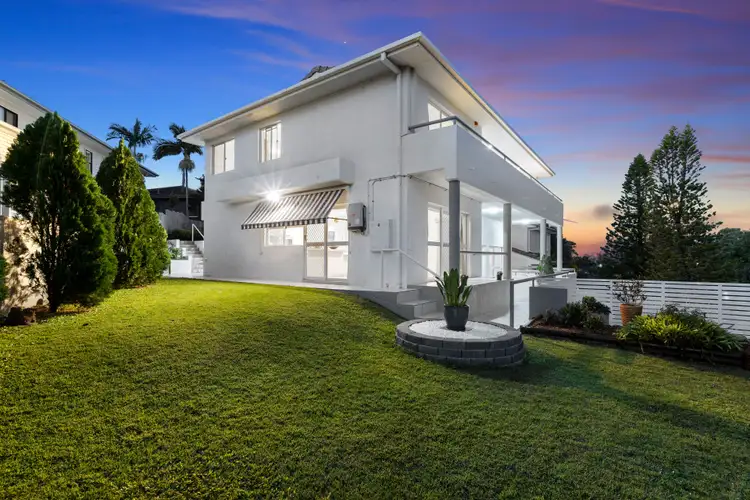 23 Carcoola Street, Benowa QLD 4217