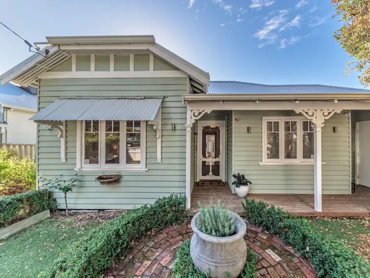 8 Kitchener Avenue, Bayswater WA 6053