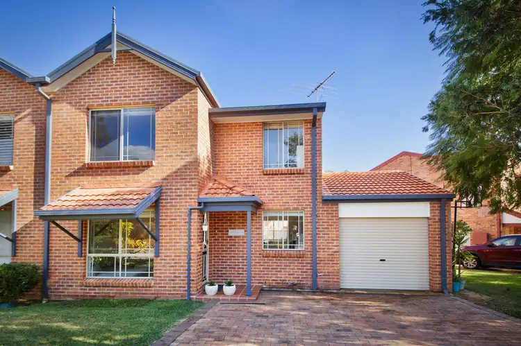 1/4 Owen Jones Row, Menai NSW 2234