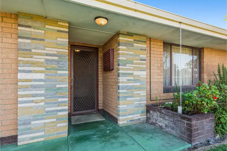 Seventh view of Homely house listing, 2 Lyn Close, Riverton WA 6148