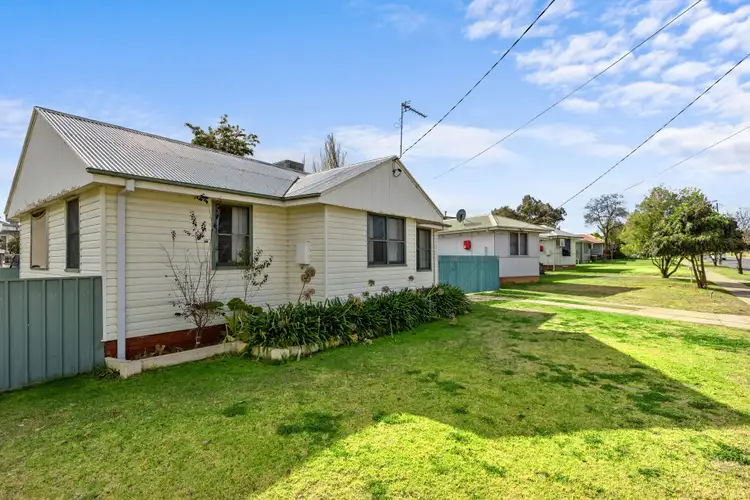 37 Jack Avenue, Mount Austin NSW 2650