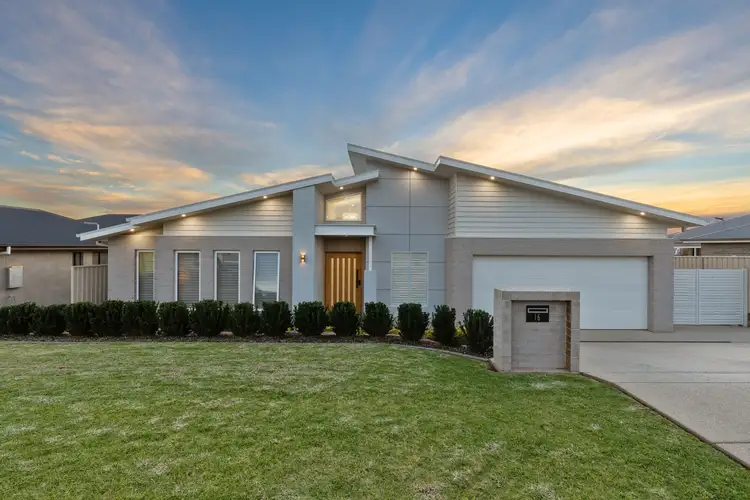 16 Nellywanna Street, Gobbagombalin NSW 2650