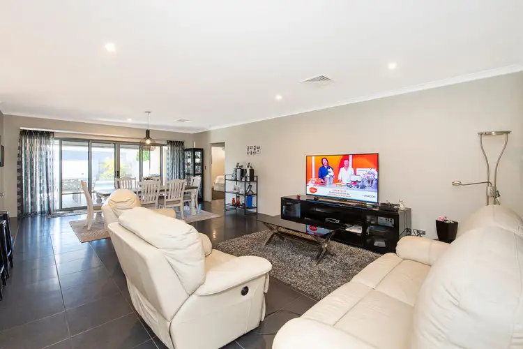 Seventh view of Homely house listing, 40 Furioso Green, Baldivis WA 6171