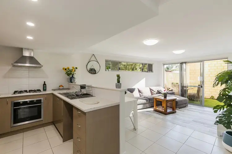 2/4B Stratton Street, Hamilton Hill WA 6163