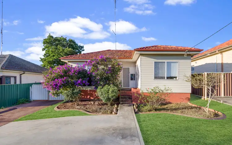 40 & 40A Hoddle Avenue, Campbelltown NSW 2560