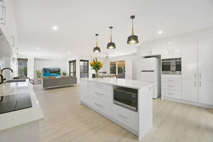 19 Madeline Street, Mudgeeraba QLD 4213