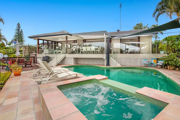 18 Donegal Crescent, Bundall QLD 4217
