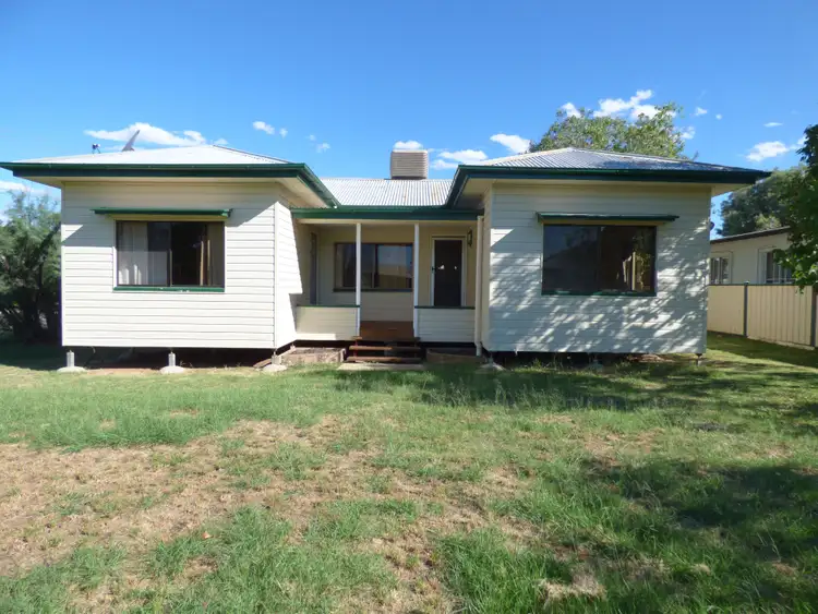 2 Saunders Street, Roma QLD 4455