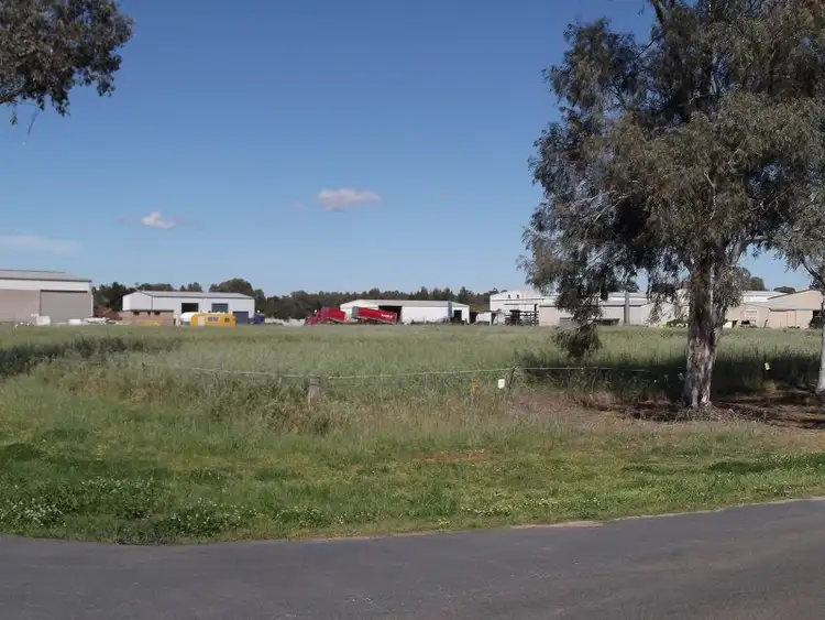 Cnr Waratah and Fishburn Streets, Cowra NSW 2794
