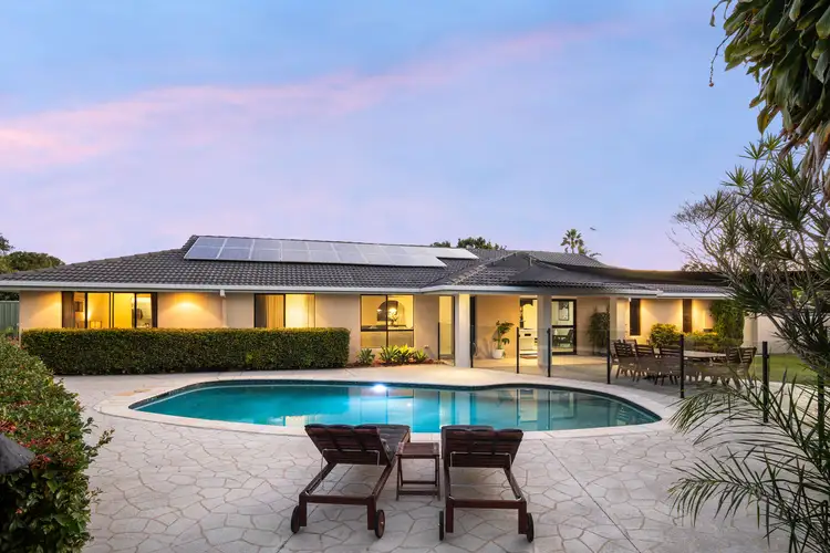 32 Wayfarer Avenue