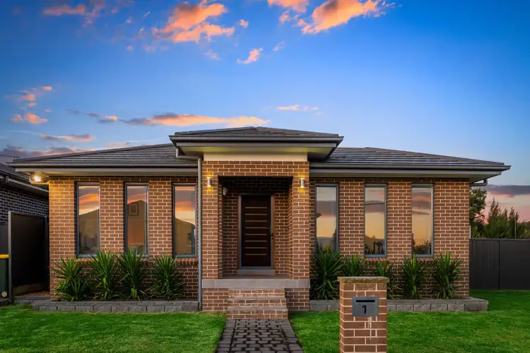 1 Piccadilly Street, Riverstone NSW 2765