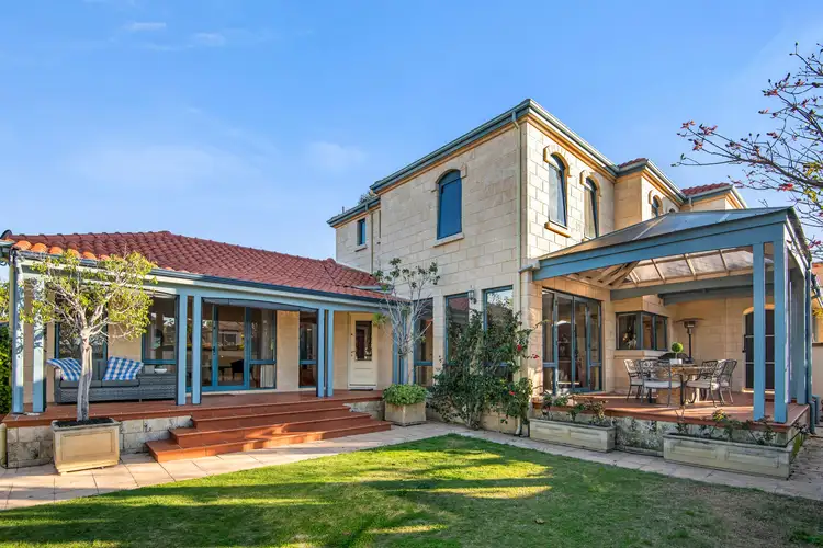 14 Hynes Road