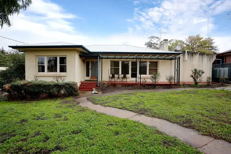 26 Agnes Street, Clare SA 5453