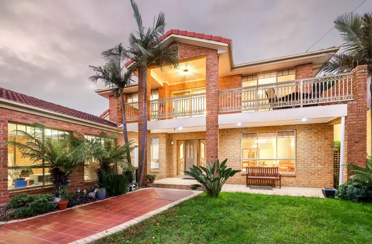 100 Devereaux Street, Oak Park VIC 3046