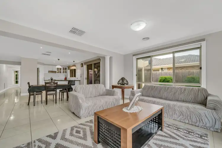Seventh view of Homely house listing, 2 Bingin Place, Craigieburn VIC 3064