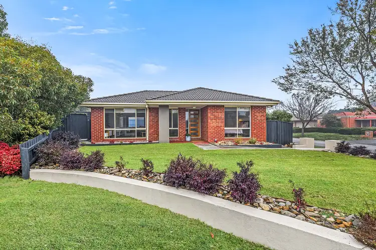 8 Balmaceda Court, Berwick VIC 3806