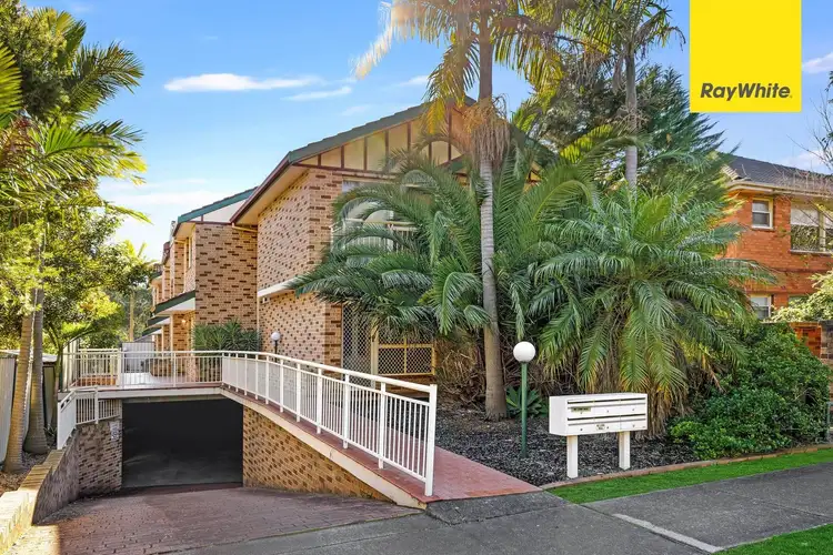 2/13 Graham Road, Narwee NSW 2209