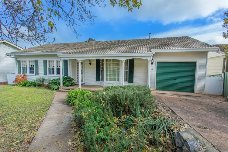 6 Henderson Street, Cowra NSW 2794