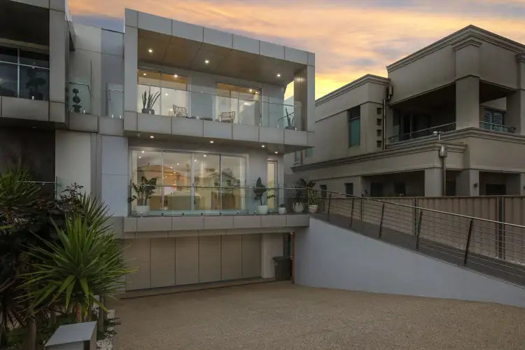 76 Seaview Road, Tennyson SA 5022