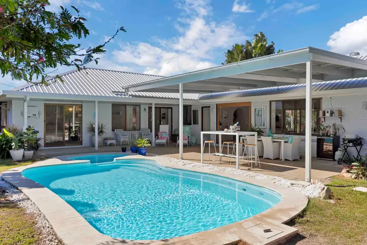 129 Gympie Road, Tin Can Bay QLD 4580