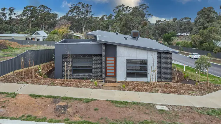 1 Hill View Court, Mckenzie Hill VIC 3451