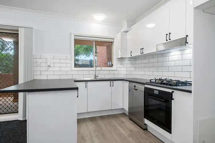 Sixth view of Homely unit listing, 2/92 Hunter Street, Hornsby NSW 2077