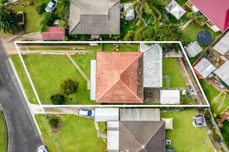 Second view of Homely house listing, 3 Eurabbie Place, Macquarie Fields NSW 2564