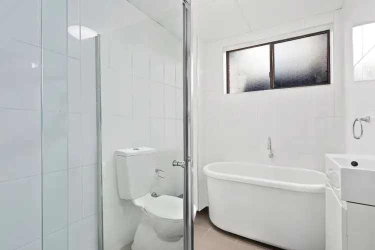 Sixth view of Homely apartment listing, 2/76 Corrimal Street, Wollongong NSW 2500