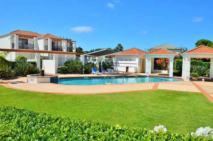 6/3 Beachside Way, Yamba NSW 2464