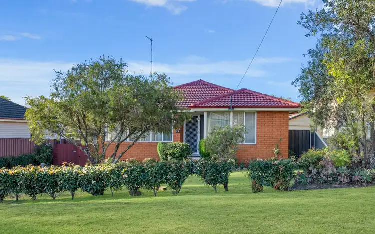 24 Angle Road, Leumeah NSW 2560