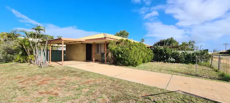 101 David Brand Drive, Carnarvon WA 6701