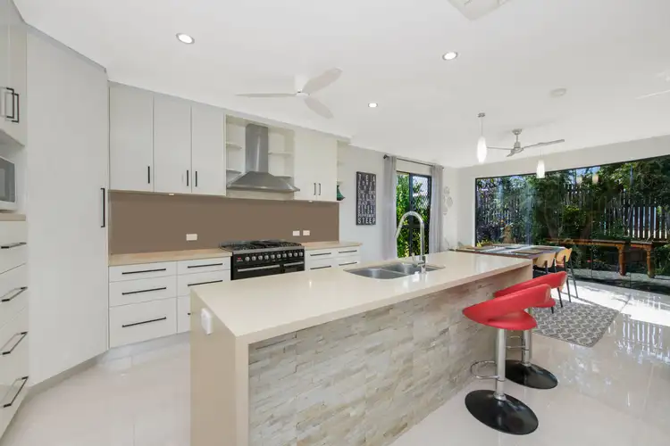 7 Mariala Court, Bushland Beach QLD 4818
